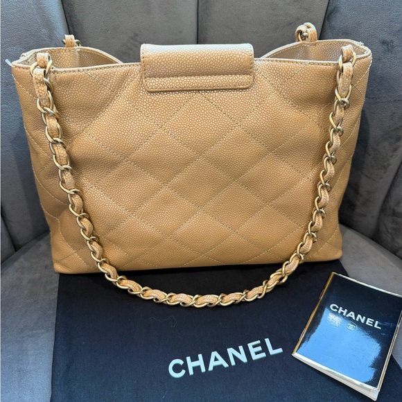 Rare CHANEL Kelly Iridescent Caviar Tote Shopper Bag - Picture 11 of 17